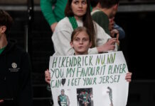 Ο Παναθηναϊκός ψάχνει τη μικρή φίλη της Ζάλγκιρις που ήθελε τη φανέλα του Κέντρικ Ναν