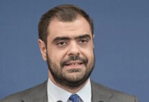 Παύλος Μαρινάκης: «Η Ελλάδα του φραπέ ανήκει στο παρελθόν» – «Ο κ. Ανδρουλάκης πήγε να παίξει το παιχνίδι της κουμπαριάς»