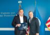Πιτσιλής: Συνάντηση με τον επικεφαλής της Υπηρεσίας Τελωνείων και Προστασίας Συνόρων των ΗΠΑ – Ενίσχυση της διεθνούς συνεργασίας