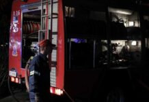 Γαλάτσι: Στις φλόγες δύο αυτοκίνητα και τρεις μηχανές