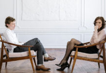 Quiet Divorcing: Η νέα τάση στα διαζύγια που αφορά τα ζευγάρια μέσης ηλικίας και αλλάζει τα δεδομένα