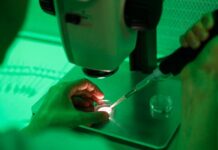 Ποιο το μέλλον των 18 παιδιών που γεννήθηκαν από το σπέρμα του δότη με μετάλλαξη που προκαλεί καρκίνο