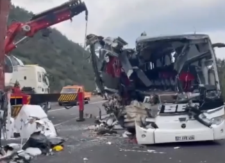 Τουρκία: Λεωφορείο έπεσε με μεγάλη ταχύτητα σε σταματημένο φορτηγό – Επτά νεκροί