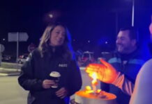 Δράμα: Έκπληξη από τους αγρότες στα μπλόκα με τούρτα σε αστυνομικό για τα γενέθλιά της