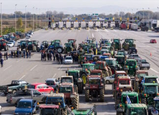 ΠΑΣΟΚ: Οι έντιμοι αγρότες είναι θύματα της πολιτικής Μητσοτάκη
