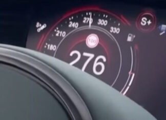 Όταν ο Στέφανος Τσιτσιπάς έτρεχε με 276 χλμ. με την Aston Μartin του