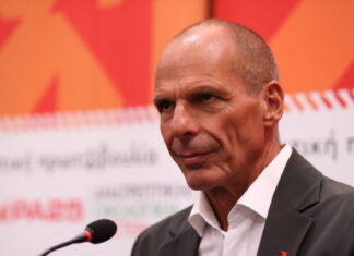 Βαρουφάκης για παρουσίαση βιβλίου Τσίπρα: «Έγραψε 750 σελίδες ερωτική επιστολή στην ολιγαρχία, έκανε και οντισιόν στο Παλλάς»