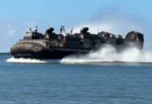 ΗΠΑ: Συνεχίζουν τη συγκέντρωση στρατού ανοικτά των ακτών της Βενεζουέλας