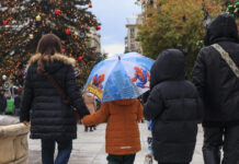 Καιρός τύπου «Π» φέρνει καταιγίδες και βροχές τα Χριστούγεννα: «Χιονοεκπλήξεις» και κρύο την Πρωτοχρονιά
