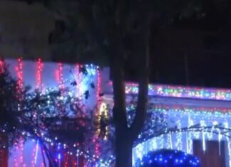 Το πιο χριστουγεννιάτικο σπίτι είναι στο Χαλάνδρι: 20.000 λαμπάκια και 20 μέρες δουλειάς για το εντυπωσιακό θέαμα