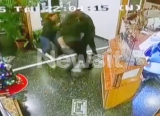 Χολαργός: Καρέ καρέ η στιγμή της σύλληψης του 15χρονου που ομολόγησε ότι μαχαίρωσε τον συνομήλικό του – Βίντεο ντοκουμέντο