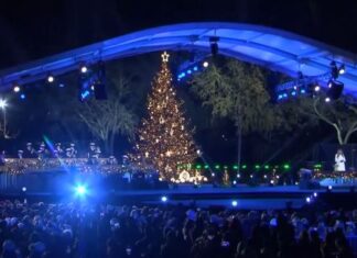 Σε εορταστικό κλίμα ο πλανήτης ενόψει Χριστουγέννων