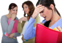 «Tall Poppy Syndrome»: Πώς μπορεί να καταστρέψει την καριέρα σας