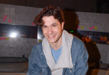 Ορφέας Αυγουστίδης: Σπάνια κοινή εμφάνιση με τη σύζυγό του, Γεωργία Κρασσά, σε θεατρική πρεμιέρα (Φωτογραφίες)