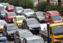 Θεσσαλονίκη: Δίπλωσε νταλίκα στον Περιφερειακό, κλειστό το ρεύμα κυκλοφορίας προς τα δυτικά