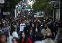 Έρευνα του Ινστιτούτου της ΕΣΕΕ για την εορταστική αγορά: Τι δείχνουν τα στοιχεία για τις πωλήσεις και την επισκεψιμότητα