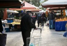 Λαϊκές αγορές: Στα σκαριά μελέτη για το τεκμαρτό εισόδημα – Τι εξετάζεται για το το σύστημα του μέσου τζίρου
