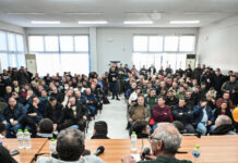 Το στοίχημα της συνάντησης Μητσοτάκη με τους «σκληρούς» των μπλόκων: Το παρασκήνιο, οι αμοιβαίες υποχωρήσεις και οι όροι