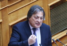 Ο Αλέξανδρος Αυλωνίτης ανακοίνωσε την αποχώρησή του από το Κίνημα Δημοκρατίας με επίθεση κατά Κασσελάκη