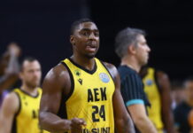 ΑΕΚ – Άλμπα Βερολίνου 88-80: Ο τρομερός Μπάρτλεϊ και o εκτελεστής Χαραλαμπόπουλος λύγισαν τους Γερμανούς