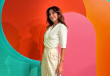 Κατερίνα Παπουτσάκη: Το βλέμμα της μαμάς της στην πρεμιέρα της είναι ο ορισμός του περήφανου γονιού