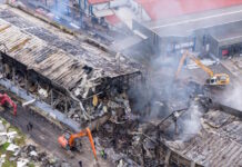 Βιολάντα: Στάχτες, αποκαΐδια και κρατήρας 100 τμ στο εργοστάσιο μετά την έκρηξη με τις 5 νεκρές – Η επόμενη ημέρα μέσα από φωτογραφίες