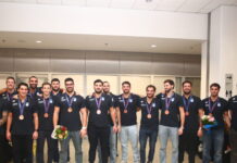 Η Εθνική πόλο ανδρών επέστρεψε στην Ελλάδα έχοντας κατακτήσει ιστορικό χάλκινο μετάλλιο στο ευρωπαϊκό