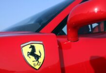 Μεγάλη απάτη με εταιρεία «φάντασμα» στην Πρέβεζα: Η πανάκριβη Ferrari, ο ΦΠΑ και η έδρα 10 τμ σε γκαράζ πολυκατοικίας