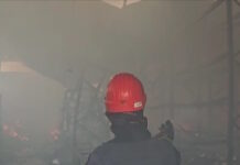 Κορωπί: Συνελήφθη ένας 55χρονος άνδρας για την φωτιά σε δύο αποθήκες – Στάχτη έγιναν εμπορεύματα και εξοπλισμός