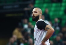 Παναθηναϊκός – Ολυμπιακός: Αποδοκιμασίες στον Φουρνιέ και τρολάρισμα στον Βεζένκοφ από τους οπαδούς του «τριφυλλιού»