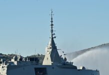 Belharra: Συγκίνηση και εντυπωσιακές εικόνες από την ιστορική υποδοχή της φρεγάτας «Κίμων»