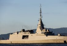 Belharra: Live η υποδοχή της φρεγάτας «Κίμων» στον ναύσταθμο της Σαλαμίνας