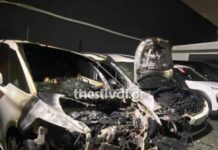 Θεσσαλονίκη: Μεγάλη φωτιά σε μάντρα με μεταχειρισμένα οχήματα – Καταστράφηκαν 2 αυτοκίνητα