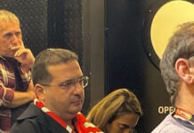 Ο ιδιοκτήτης της Χάποελ Τελ Αβίβ πήγε στη συνέντευξη Τύπου και έκανε ερώτηση στον Δημήτρη Ιτούδη