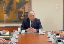 Συνάντηση Θεοδωρικάκου – ΣΕΒ: Στο επίκεντρο η καθιέρωση εγγυημένης τιμής ενέργειας για την ελληνική βιομηχανία