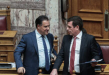 «Καρφιά» Καιρίδη για τα «χειροκροτήματα» Γεωργιάδη στον Τραμπ – ΣΥΡΙΖΑ: Μαζεύουν τον ακροδεξιό και οι δικοί του