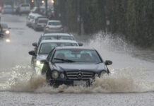 Κακοκαιρία: «Ποτάμια» οι δρόμοι σε Κηφισό, Πειραιά, Κερατσίνι, Μοσχάτο, Νέα Μάκρη και Σπάτα – Προβλήματα στην κυκλοφορία