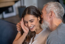 Κομπλιμέντα: Το «οξυγόνο» του ρομαντισμού και της σχέσης