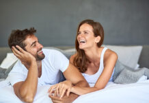 Σχέσεις: Πώς μιλάτε μεταξύ σας για το σεξ;