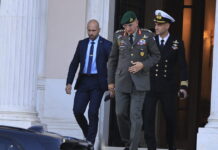 ΚΥΣΕΑ: Παρατείνεται η θητεία των αρχηγών ΓΕΣ, ΓΕΝ και ΓΕΑ