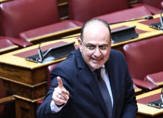 Λαζαρίδης και Μάντζος «σφάχτηκαν» για την υπόθεση Παναγόπουλου: «Είναι ΠΑΣΟΚάρα», «Εμείς κυβερνάμε τη χώρα;»