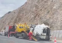 Τροχαίο στα Μέγαρα: Σύγκρουση δύο φορτηγών – Κλειστή η δεξιά λωρίδα στην εθνική οδό Αθηνών – Κορίνθου