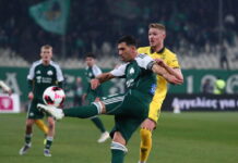 Ο Μπακασέτας εκτέλεσε δυο πέναλτι στο Παναθηναϊκός – Άρης, έκανε το 3-0 και πέτυχε το πρώτο του χατ-τρικ στο «τριφύλλι»