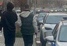 Θεσσαλονίκη: Έστησαν παγίδα σε 30χρονο με ψεύτικο προφίλ 13χρονης και του έβγαλαν μαχαίρι – Χειροπέδες σε 2 «αυτόκλητους τιμωρούς»