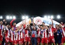 Ολυμπιακός: Ρέτσος και Μεντιλίμπαρ σήκωσαν το Betsson Super Cup, η απονομή του τροπαίου στους Πειραιώτες