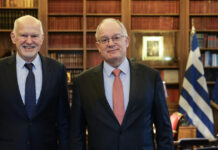 Συνάντηση Κωνσταντίνου Τασούλα και Γιώργου Παπανδρέου στο Προεδρικό Μέγαρο: Στην ατζέντα θέματα εσωτερικής και εξωτερικής πολιτικής