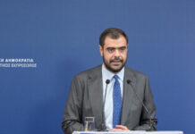 Δείτε LIVE την ενημέρωση των πολιτικών συντακτών από τον Παύλο Μαρινάκη