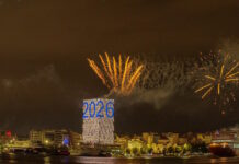 Ο Πειραιάς καλωσόρισε το 2026 με ένα εκθαμβωτικό υπερθέαμα