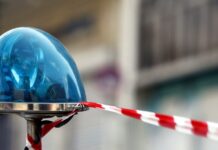 Πύργος: Τραυμάτισε με μαχαίρι στο λαιμό την γυναίκα του και για 45 λεπτά απειλούσε να βάλει τέλος στη ζωή του