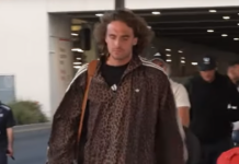 Ο Στέφανος Τσιτσιπάς «έκλεψε» την παράσταση με τη λεοπάρ φόρμα που φόρεσε στην Αδελαΐδα